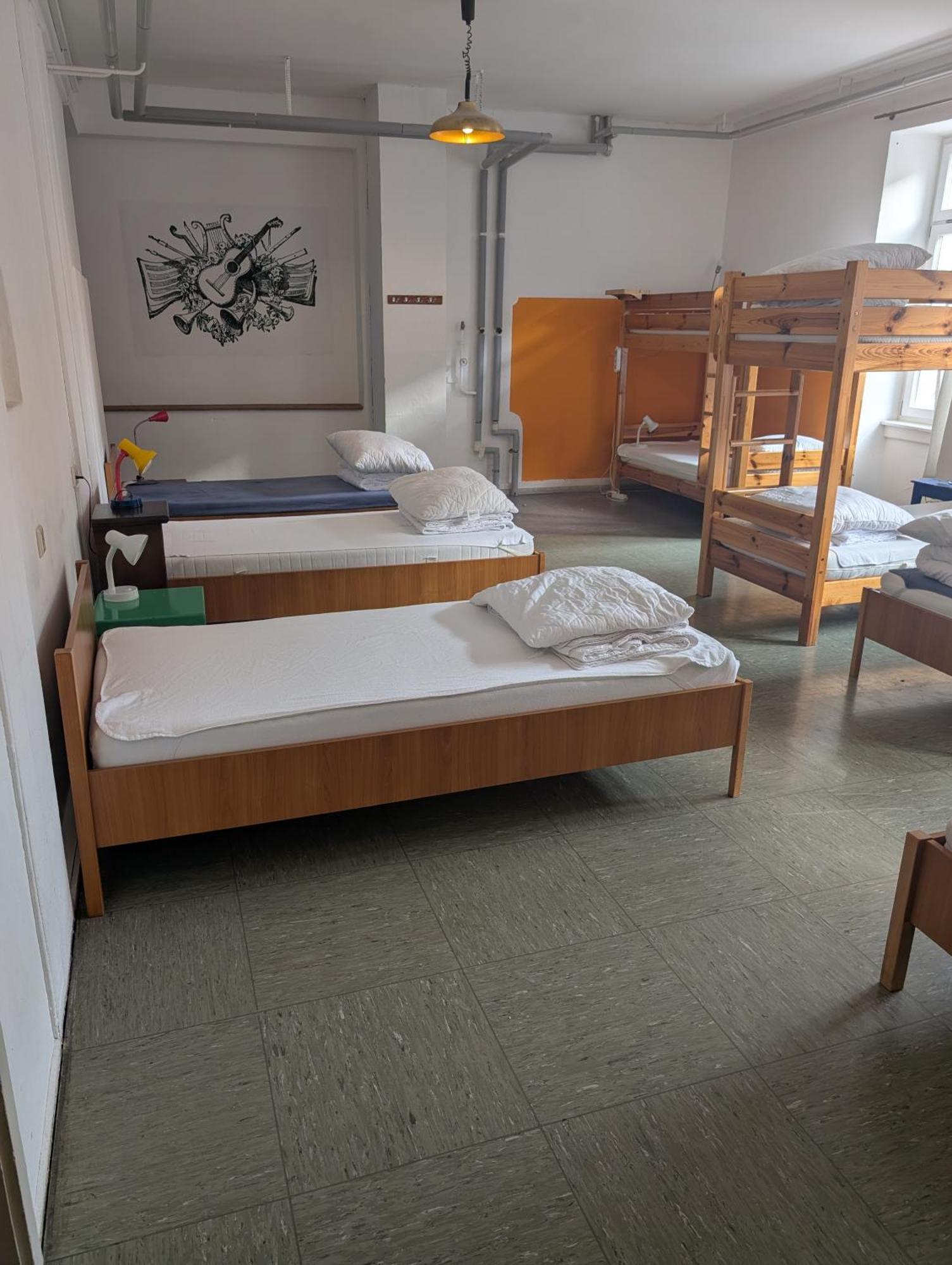 Single Bed Mixed Dormitory Room